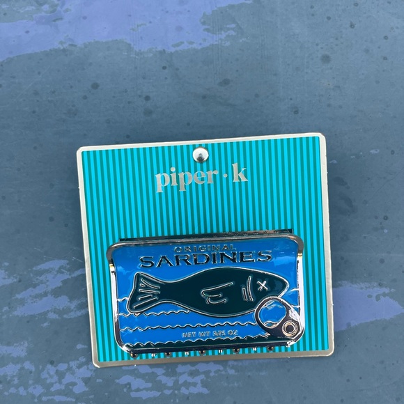 Piper K Blue Sardines Can Metal Hair Claw Clip - Picture 3 of 4